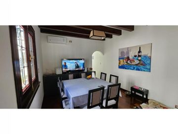 EXCELENTE CHALET MULTI FAMILIAR TODO A NUEVO CALIDAD