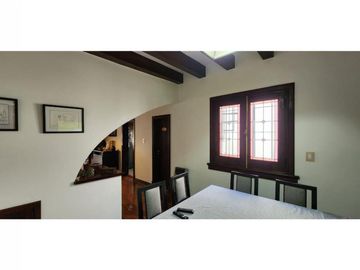 EXCELENTE CHALET MULTI FAMILIAR TODO A NUEVO CALIDAD