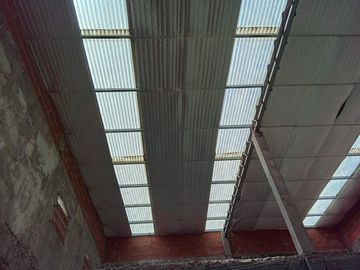 En Venta Casa con Locales en I. Casanova