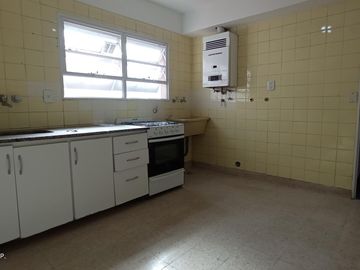 Departamento de 4 ambientes en Venta en Villa crespo