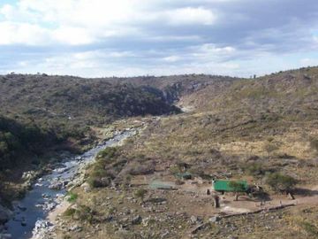 Campo sobre rio La Candelaria 433 ha Cruz del Eje Córdoba