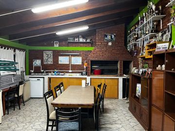 Hermosa Casa Quinta en Glew, a metros de Cap. Olivera