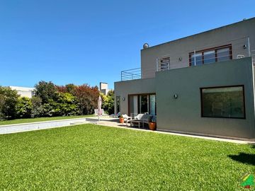 HSM, Molino Norte, Hermosa casa de 4 dormitorios con pileta