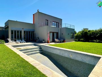 HSM, Molino Norte, Hermosa casa de 4 dormitorios con pileta