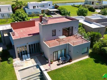 HSM, Molino Norte, Hermosa casa de 4 dormitorios con pileta