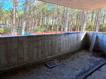 MAGNIFICA CASA FAMILIAR A ESTRENAR. OBRA MUY  AVANZADA