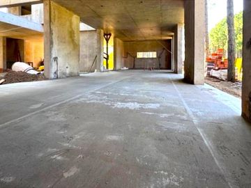 MAGNIFICA CASA FAMILIAR A ESTRENAR. OBRA MUY  AVANZADA