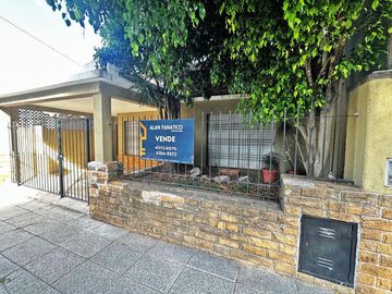 VENTA CASA 3 AMBIENTES CON COCHERA