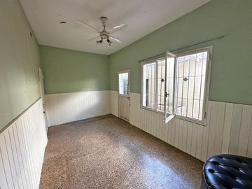 VENTA CASA 3 AMBIENTES CON COCHERA