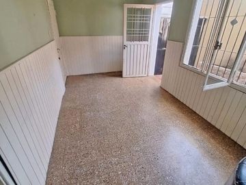 VENTA CASA 3 AMBIENTES CON COCHERA