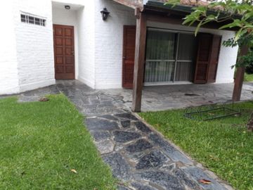Venta - Country Las Lajas, Gral Rodriguez - Casa 4 amb.