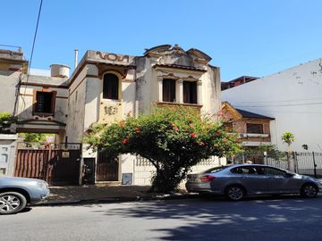 Casa de 8 ambientes en Venta en Caballito
