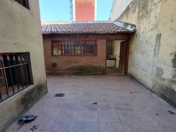 Casa de 8 ambientes en Venta en Caballito