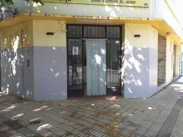 VENTA - DOS LOCALES CENTRICOS EN BLOCK O POR SEPARADOS