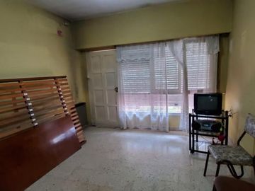 Hermosa casa en Calle 104, a cuadras de Estacion de Guernica
