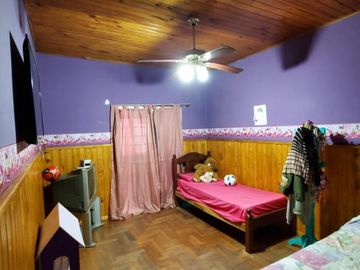 Hermosa casa sobre Payro, Barrio Los Alamos, Glew