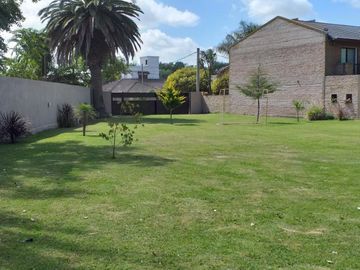 VENTA - LOTE DE 989 M2 - IDEAL PARA INVERSORES