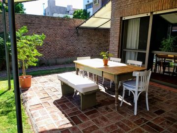 Hermosa Casa En Venta En Excelente Ubicación. Sarmiento 1300