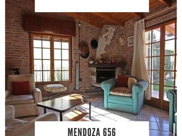CASA EN VENTA-PERMUTA 3 DORMITORIOS CON PILETA, MENDOZA 656