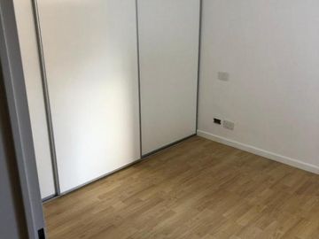 DEPARTAMENTO 2 AMBIENTES CON COCHEERA ZONA CENTRICA