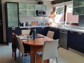CASA 4 AMBIENTES CON PARQUE, QUINCHO Y PISCINA