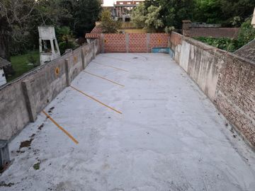 Estacionamiento para 7 autos en Plena Estacion de Glew