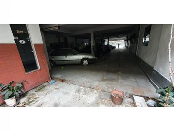 LOCAL SOBRE LOTE PROPIO DE 8.66 X 31.29 EN DOS PLANTAS
