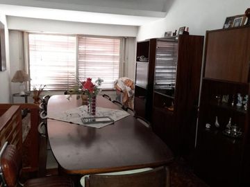 Excelente casa aa6 ambientes en 2 plantas