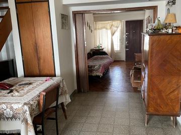 Excelente casa aa6 ambientes en 2 plantas