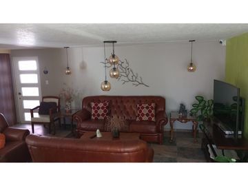Casa remodelada en venta sobre Boulevard 18 Sur, San Manuel Puebla.