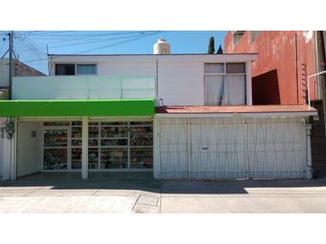 Casa remodelada en venta sobre Boulevard 18 Sur, San Manuel Puebla.