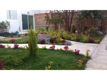Casa remodelada en venta sobre Boulevard 18 Sur, San Manuel Puebla.