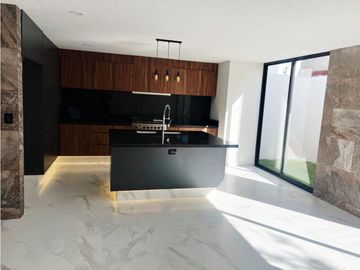 Casa en venta en Parque México, Lomas de Angelópolis, Puebla.