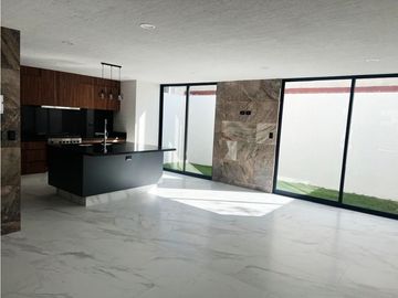 Casa en venta en Parque México, Lomas de Angelópolis, Puebla.