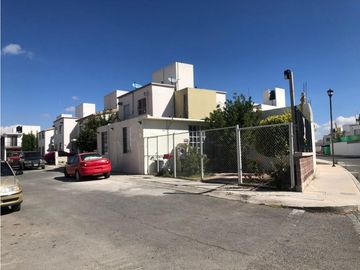 Casa en venta en esquina en Fracc Paseos de la Plata al sur de Pachuca