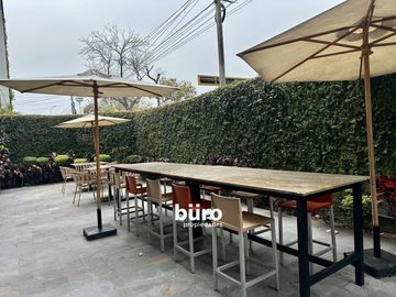 ELEGANTE  HOTEL EN VENTA TOTALMENTE REMODELADO EN SAN ISIDRO
