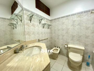 DEPARTAMENTO EN ALQUILER DE 2 DORMITORIOS EN MIRAFLORES