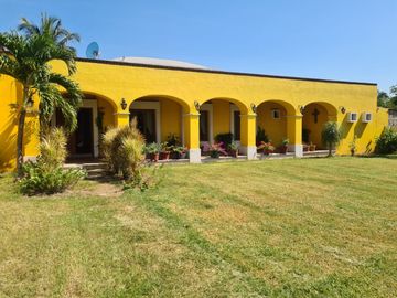 Casa de Campo en las Golondrinas, Colima