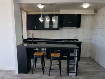 EXCELENTE DEPTO, REMODELADO.
