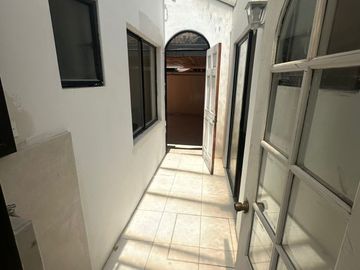 LINDA CASA EN AV. SEBASTIAN PIÑERA