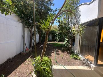 LINDA CASA EN AV. SEBASTIAN PIÑERA