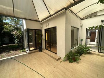 LINDA CASA EN AV. SEBASTIAN PIÑERA