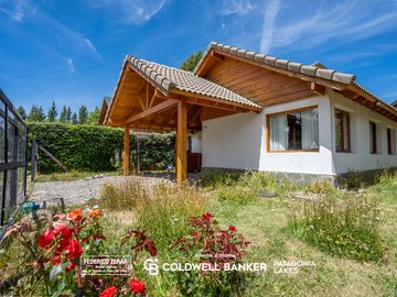 VENTA apto credito Casa de 3 dormitorios  Las Marias Bariloche