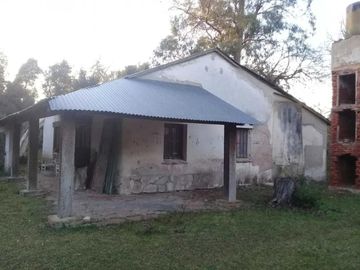 Casa en venta - 4 Dormitorios 1 Baño - 3382Mts2 - Punta Indio