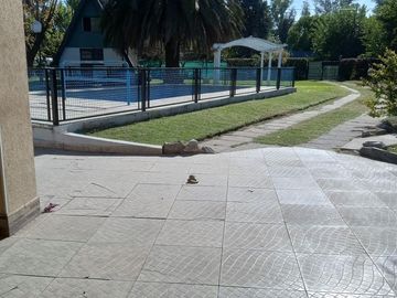 Quinta en venta - 5 Dormitorios 4 Baños - Cocheras - 1.200Mts2 - General Rodríguez