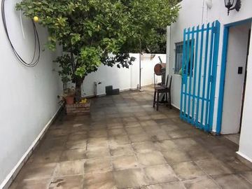 Venta Local c/ vivienda sobre Av.  de alto transito - Oportunidad de Negocio - Ramos Mejia
