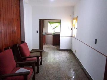 Venta Local c/ vivienda sobre Av.  de alto transito - Oportunidad de Negocio - Ramos Mejia