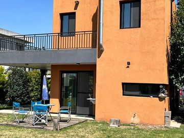 Casa 4 ambientes en venta -  TOMA PERMUTAS - Barrio Privado Los Troncos