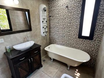 Casa 4 ambientes en venta -  TOMA PERMUTAS - Barrio Privado Los Troncos