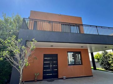Casa 4 ambientes en venta -  TOMA PERMUTAS - Barrio Privado Los Troncos